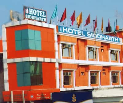 https://imgcld.yatra.com/ytimages/image/upload/t_hotel_yatra_city_desktop/v1435352365/Domestic Hotels/Hotels_ROORKEE/Hotel Siddharth/OverView.jpg